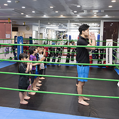 �L�b�N�{�N�V���O �L�b�Y�N���X�i�q���N���X�j_kids_raining_02