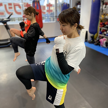 �L�b�N�{�N�V���O ���f�B�[�X�N���X�i���������{�N�T�T�C�Y�j_shape_up_002